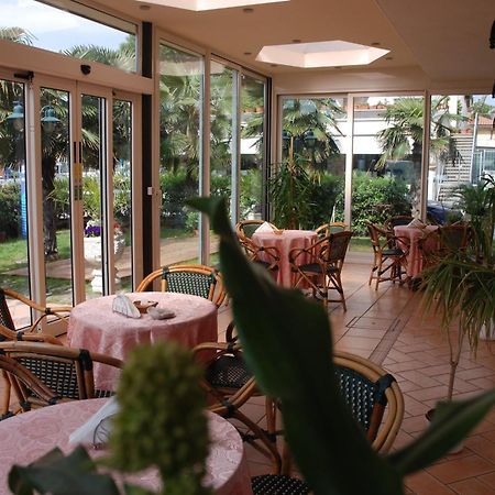 Hotel Residence Veliero Riccione Extérieur photo