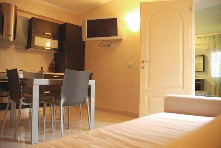 Hotel Residence Veliero Riccione Extérieur photo