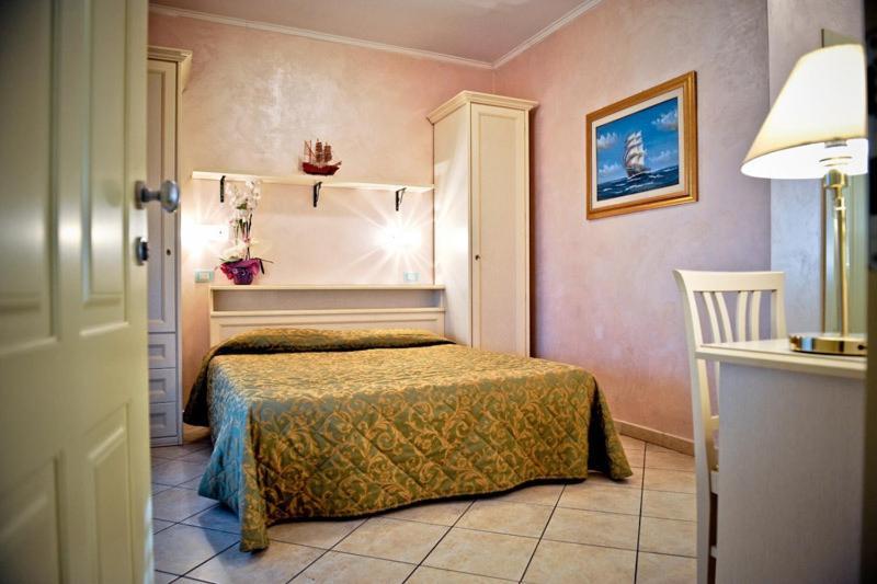Hotel Residence Veliero Riccione Extérieur photo