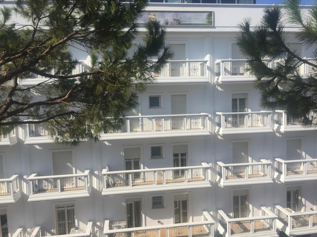 Hotel Residence Veliero Riccione Extérieur photo